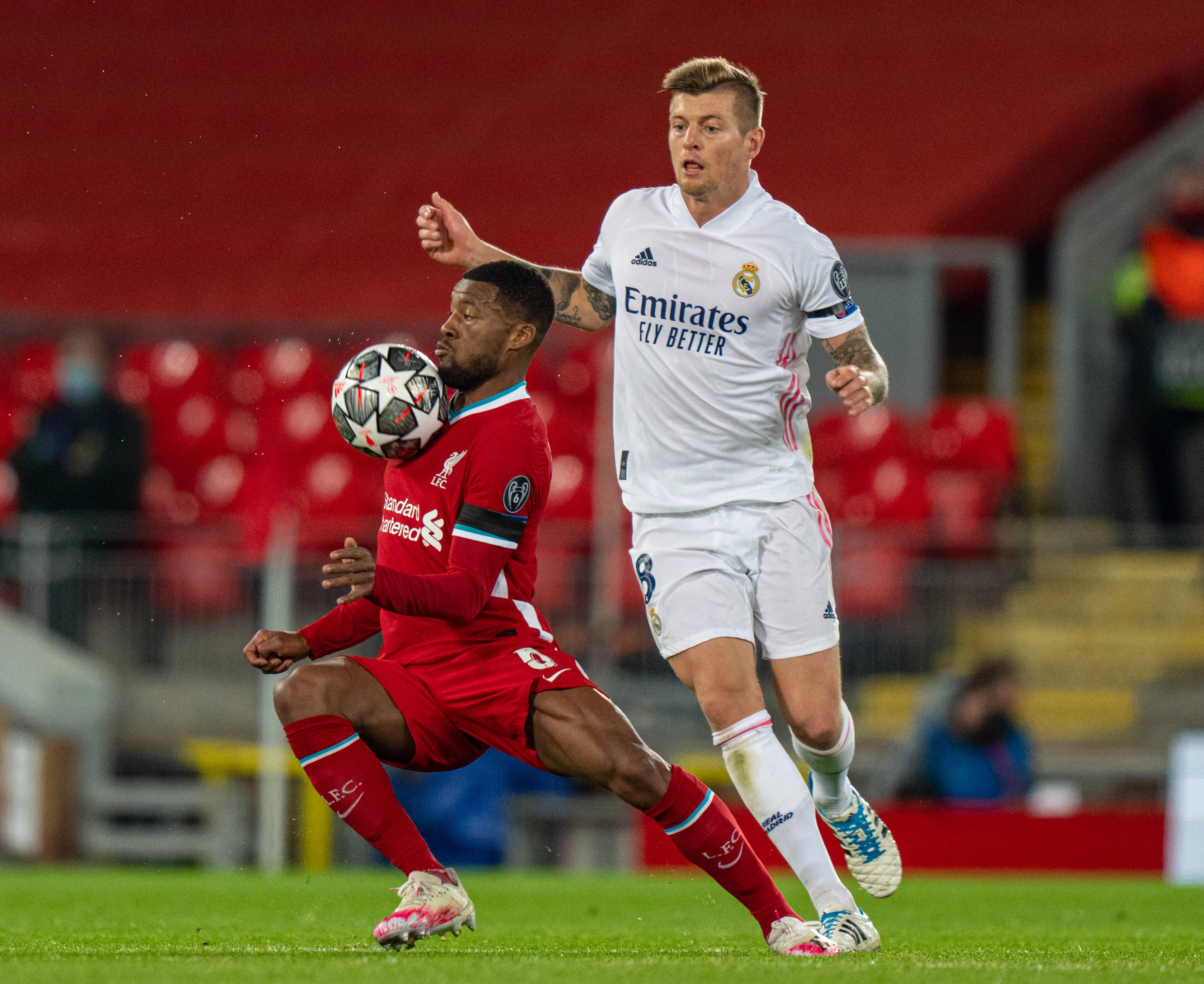 奥古斯托：大家认为这种比赛应该赢5-0，但欧冠没有容易的比赛（奥古斯托：外界以为这类比赛该5比0拿下，但欧冠从不轻松）