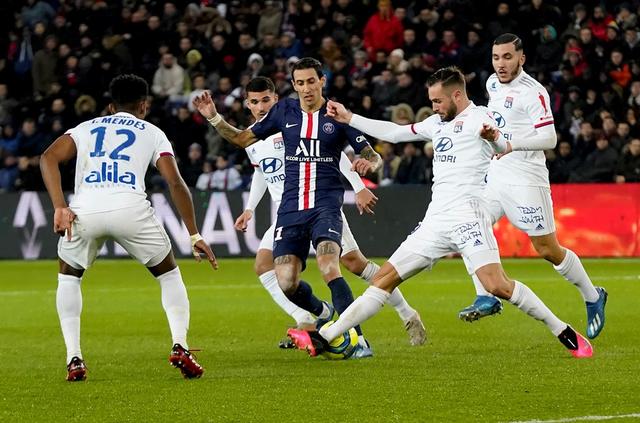 科隆vs法兰克福：卡明斯基、侯赛因巴希奇首发，格策、堂安律出战（科隆对阵法兰克福：卡明斯基、侯赛因巴希奇先发，格策、堂安律登场）