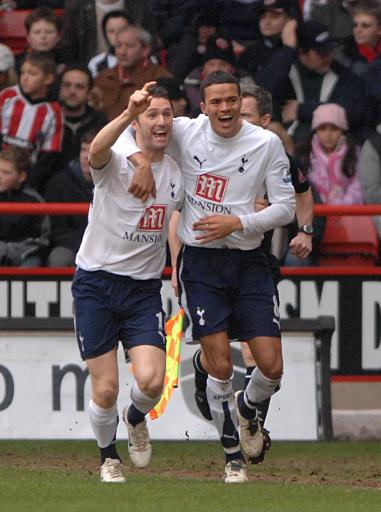 F1车手市场最新动向：哈贾尔顺利取代角田裕毅，红牛阵容迎来重要调整（F1转会风云：哈贾尔顶替角田裕毅，红牛车队阵容大调整）