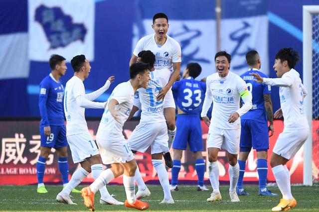 利物浦萨拉赫关键进球锁定胜局（萨拉赫制胜一击助利物浦全取三分）