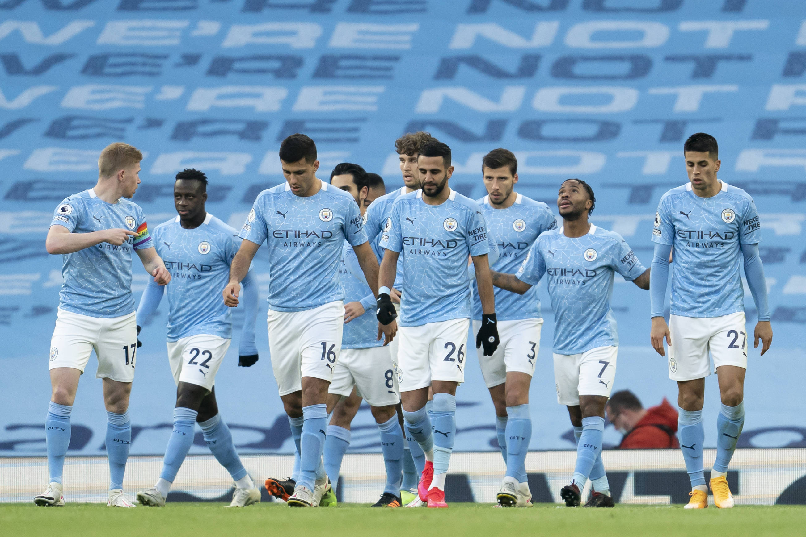 津门虎将在11月16日举办年票球迷开放日活动，共100个名额（津门虎11月16日举行年票球迷开放日，限额100人）