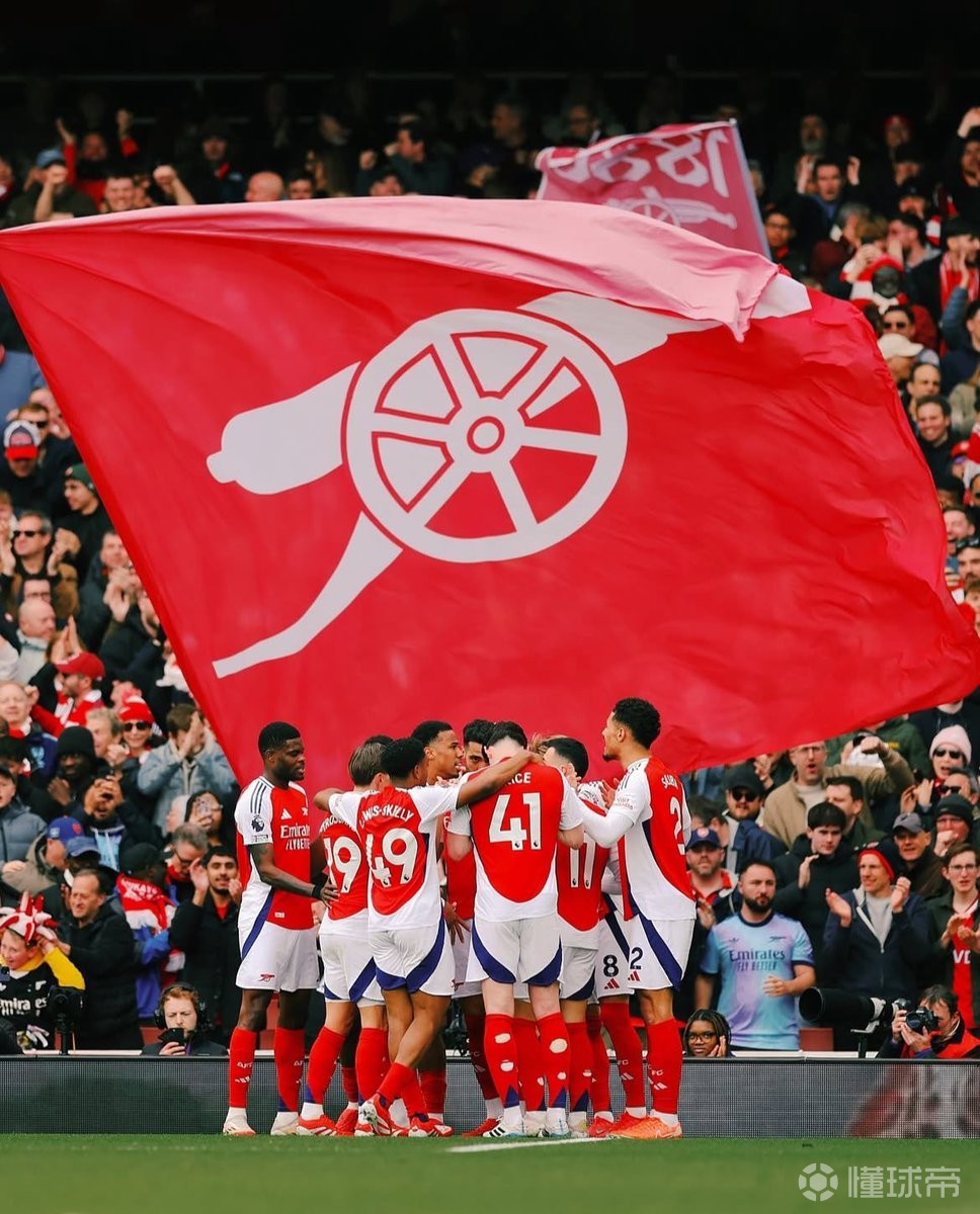 球星抢断后三步上篮太快了（球星断球后三步上篮如闪电）