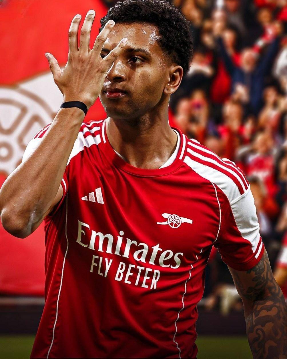 本泽马评选历史最佳阵容：（本泽马评出心目中历史最佳阵容）